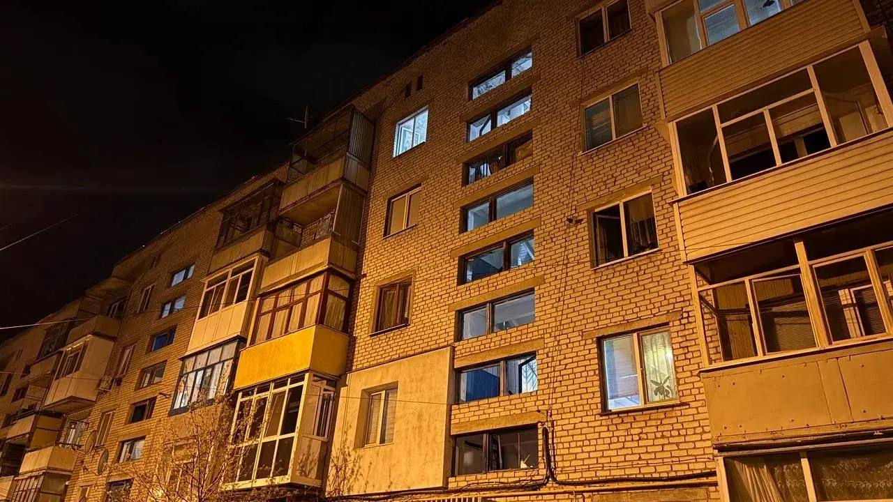 Сегодня ночью Луганск подвергся массированной атаке ВСУ Сегодня ночью Луганск подвергся массированной атаке ВСУ