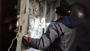 Сергей Желновач: Рабочие Хабаровского края выполнили ремонт электрики в Дебальцево