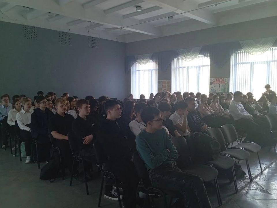 Сегодня в школе № 53 состоялось значимое просветительское мероприятие для учащихся 9-х классов Сегодня в школе № 53 состоялось значимое просветительское мероприятие для учащихся 9-х классов