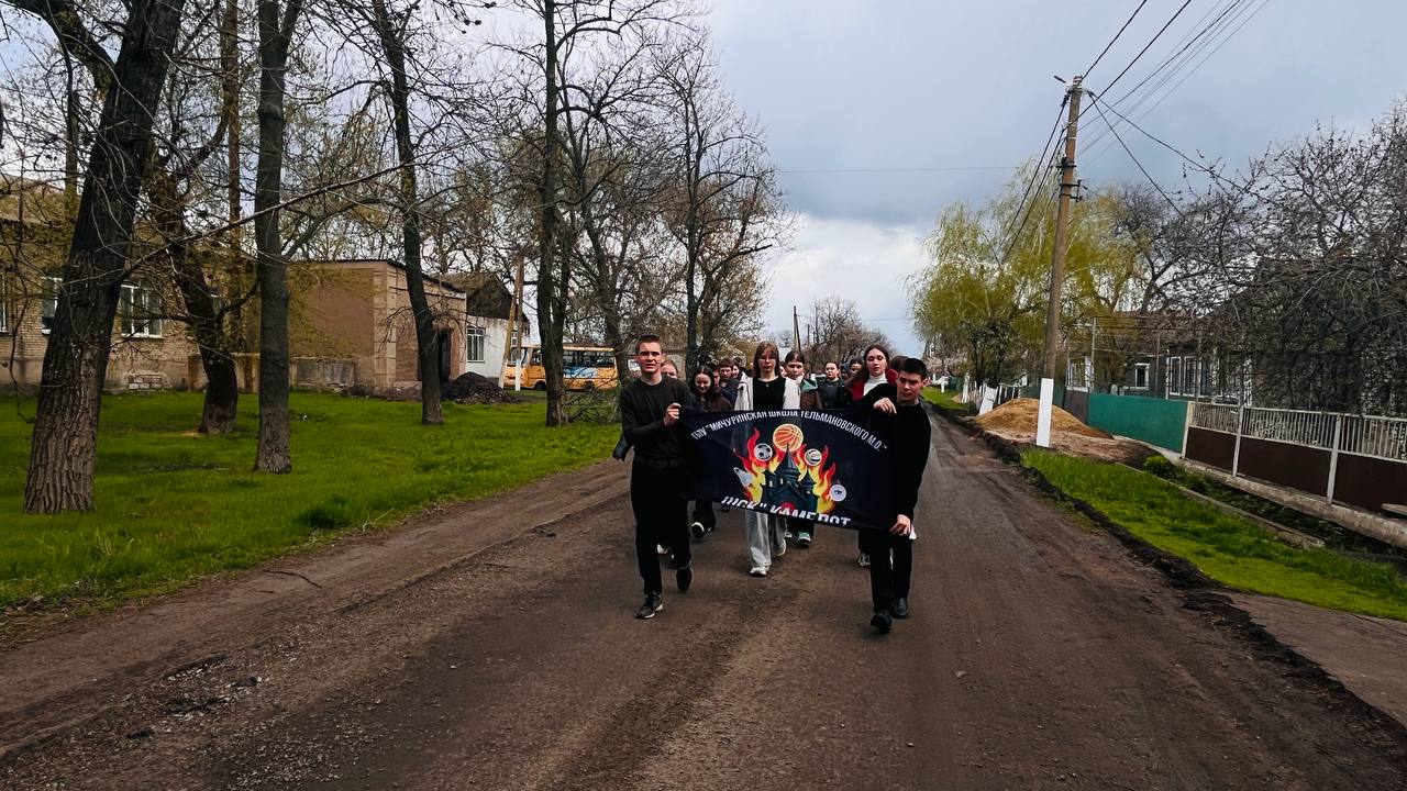 Сегодня участники школьного спортивного клуба «Камелот» приняли участие в Всероссийской акции «10 000 шагов к жизни»