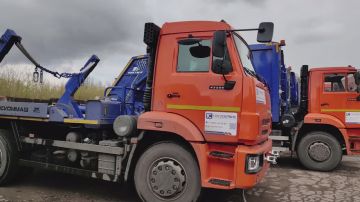 Предприятие «Донснабкомплект» получило от ППК «РЭО» новую технику: 5 мусоровозов, бункеровоз и 124 бункера