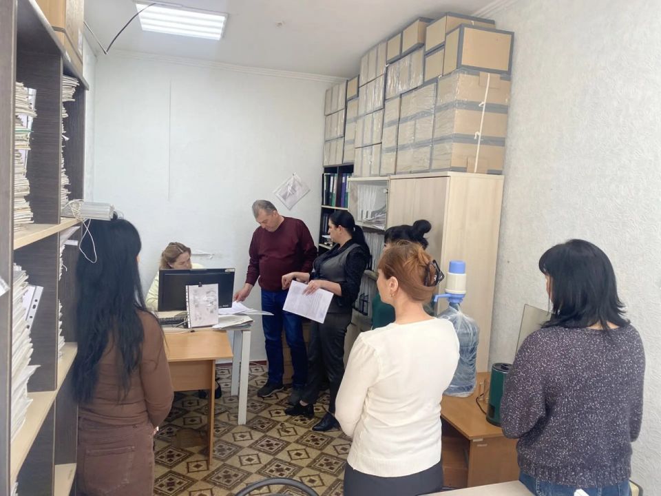 Встретился с представителями сферы культуры, чтобы поделиться важной новостью Встретился с представителями сферы культуры, чтобы поделиться важной новостью