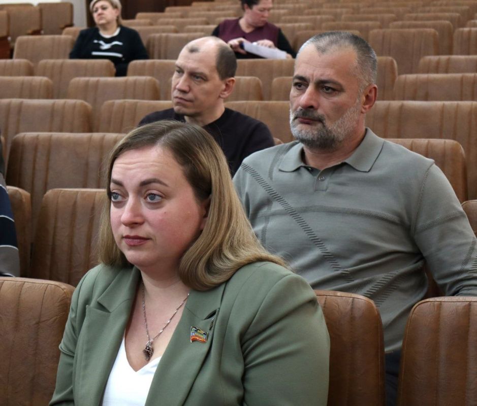 Валентина Харлашка: 9 апреля провела 69 заседание Макеевского городского совета Донецкой Народной Республики Валентина Харлашка: 9 апреля провела 69 заседание Макеевского городского совета Донецкой Народной Республики
