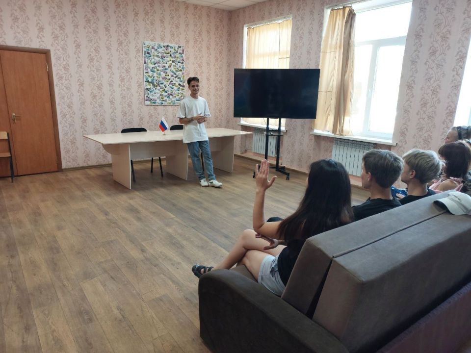 Встретился с представителями сферы культуры, чтобы поделиться важной новостью Встретился с представителями сферы культуры, чтобы поделиться важной новостью