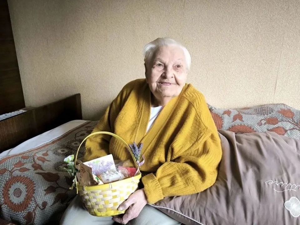 С наступающим светлым праздником Пасхи! С наступающим светлым праздником Пасхи!