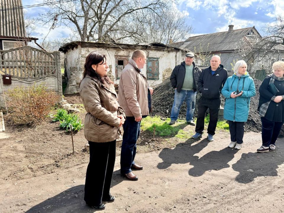 Сход граждан в Иловайске: депутат Виталий Песчанский встретился с жителями Сход граждан в Иловайске: депутат Виталий Песчанский встретился с жителями