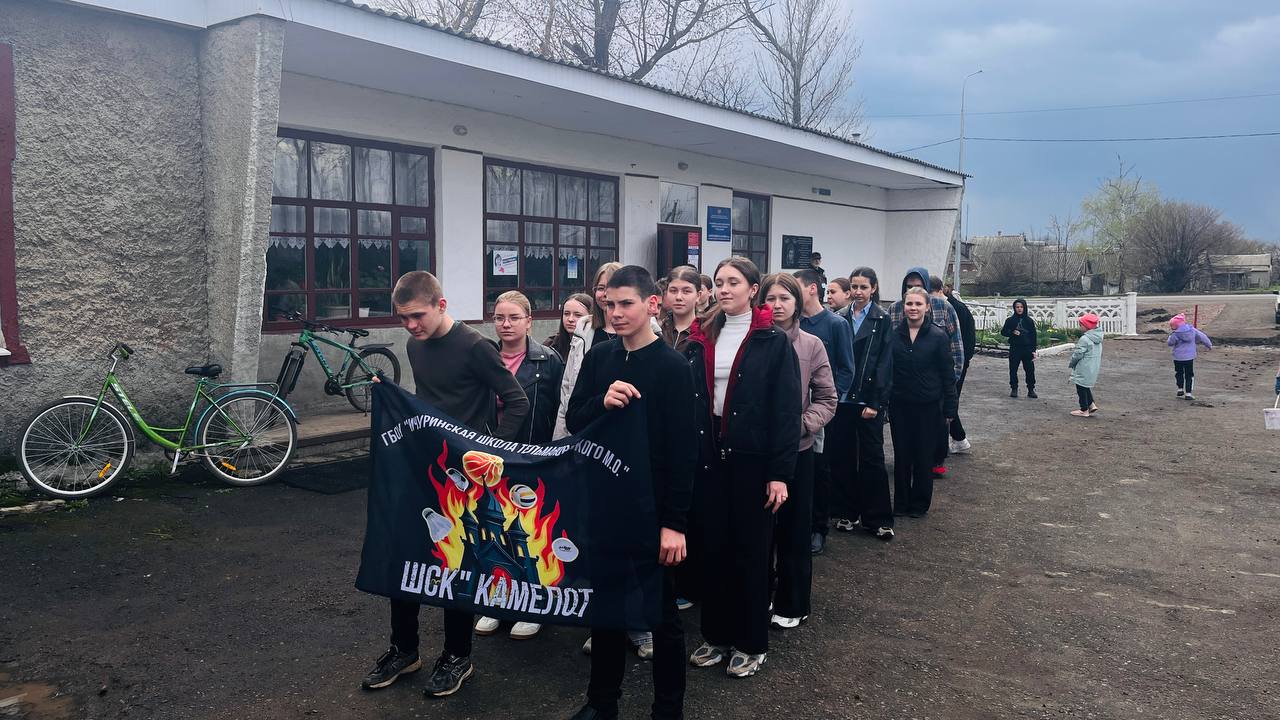 Сегодня участники школьного спортивного клуба «Камелот» приняли участие в Всероссийской акции «10 000 шагов к жизни» Сегодня участники школьного спортивного клуба «Камелот» приняли участие в Всероссийской акции «10 000 шагов к жизни»