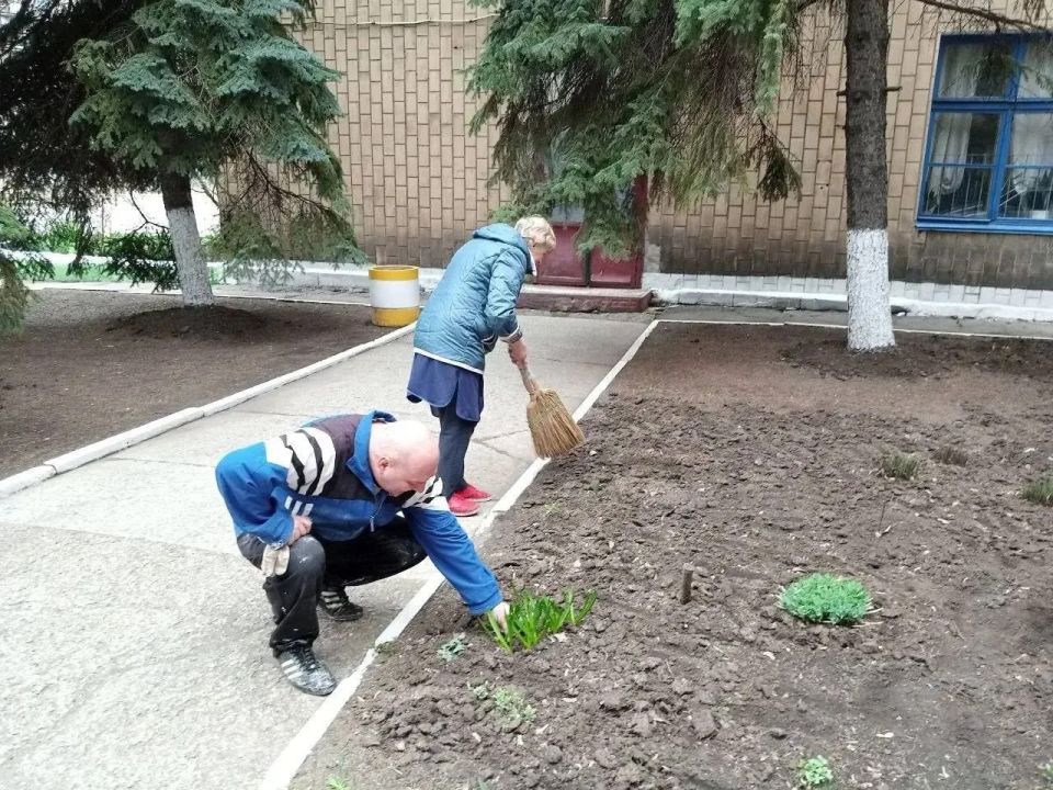 Роман Конев: В рамках партийного проекта «Единой России» «Донбасс — наш дом» под кураторством Алексея Муратова в Никитовском районе прошли мероприятия по благоустройству и санитарной очистке общественных пространств Роман Конев: В рамках партийного проекта «Единой России» «Донбасс — наш дом» под кураторством Алексея Муратова в Никитовском районе прошли мероприятия по благоустройству и санитарной очистке общественных пространств