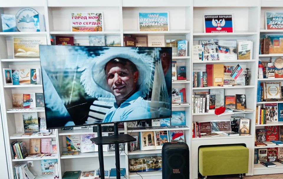 Юрий Гагарин - первый человек в космосе Юрий Гагарин - первый человек в космосе