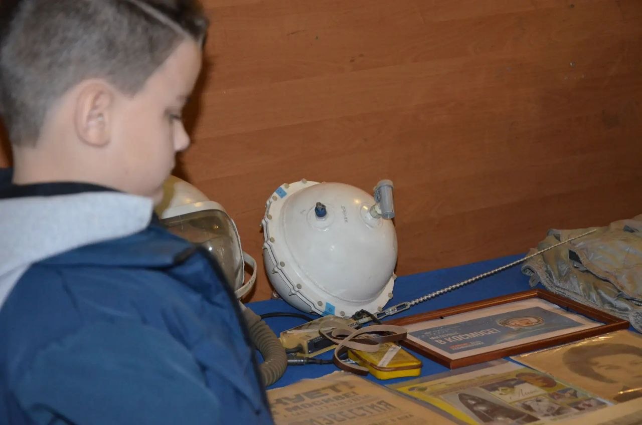 В селе Степановка провели выездную выставку ко Дню космонавтики В селе Степановка провели выездную выставку ко Дню космонавтики