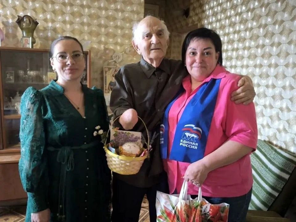 С наступающим светлым праздником Пасхи! С наступающим светлым праздником Пасхи!
