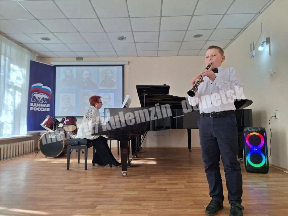 В Детской музыкальной школе № 2 в рамках проекта «Культура малой родины» партии «Единая Россия» состоялась музыкальная гостиная «Сергей Прокофьев: гимн солнцу» В Детской музыкальной школе № 2 в рамках проекта «Культура малой родины» партии «Единая Россия» состоялась музыкальная гостиная «Сергей Прокофьев: гимн солнцу»