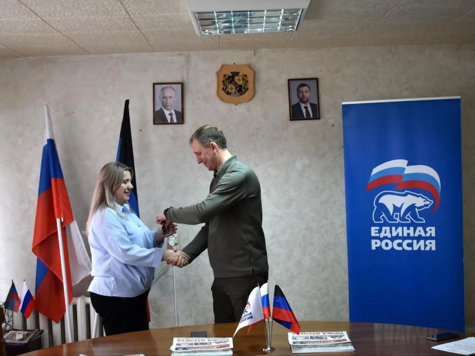 В Кировском прошло вручение партийных билетов единороссов В Кировском прошло вручение партийных билетов единороссов