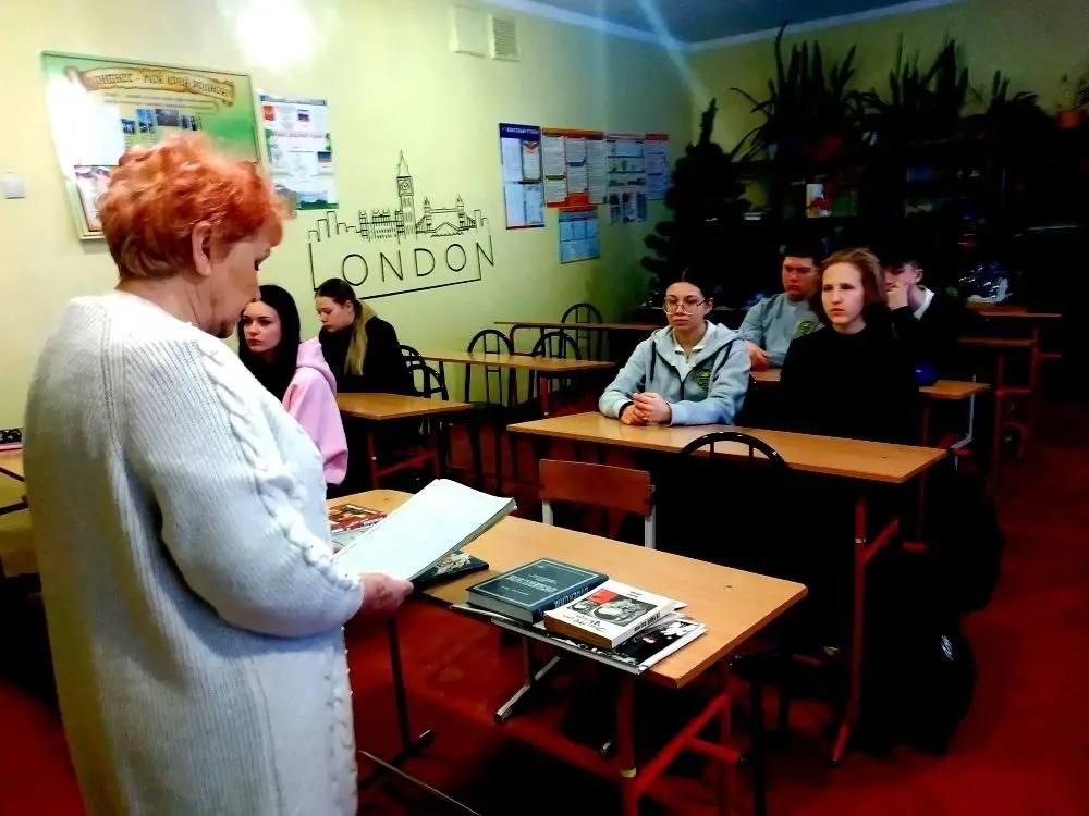 9 апреля для учащихся ГБОУ «СШ №22 г.о. Харцызск» прошел исторический реквием «Ужасы концлагерей Бухенвальда», на котором говорили о концлагерях Второй мировой войны: Треблинке, Майданеке, Дахау, Освенциме, Бухенвальде 9 апреля для учащихся ГБОУ «СШ №22 г.о. Харцызск» прошел исторический реквием «Ужасы концлагерей Бухенвальда», на котором говорили о концлагерях Второй мировой войны: Треблинке, Майданеке, Дахау, Освенциме, Бухенвальде