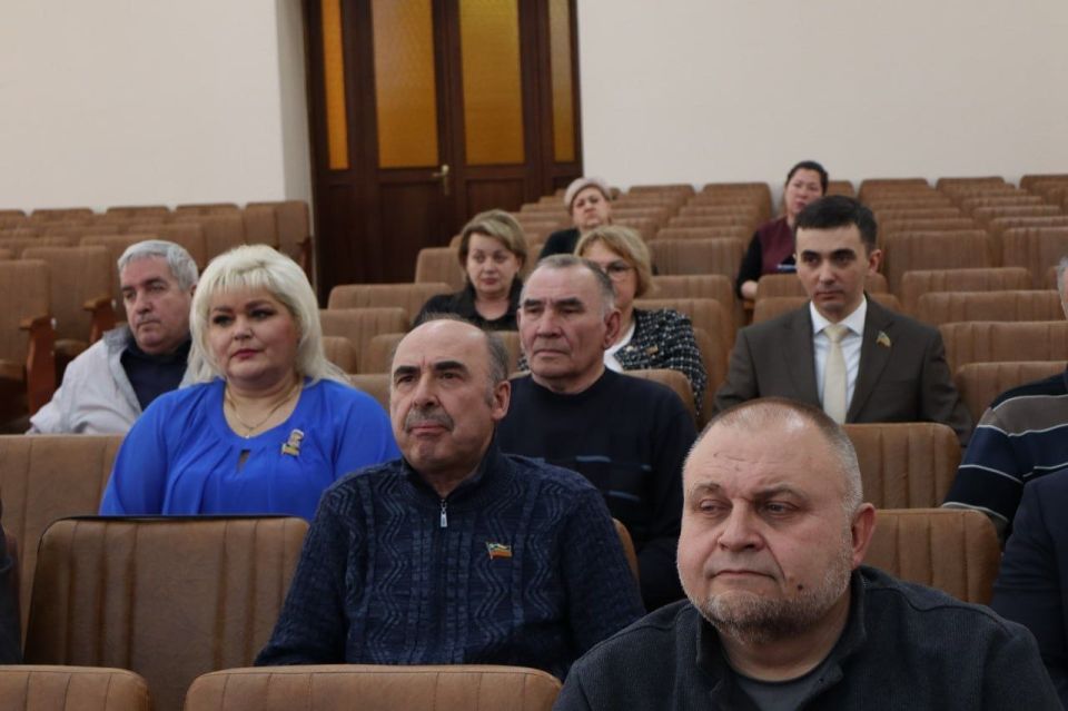 Валентина Харлашка: 9 апреля провела 69 заседание Макеевского городского совета Донецкой Народной Республики Валентина Харлашка: 9 апреля провела 69 заседание Макеевского городского совета Донецкой Народной Республики