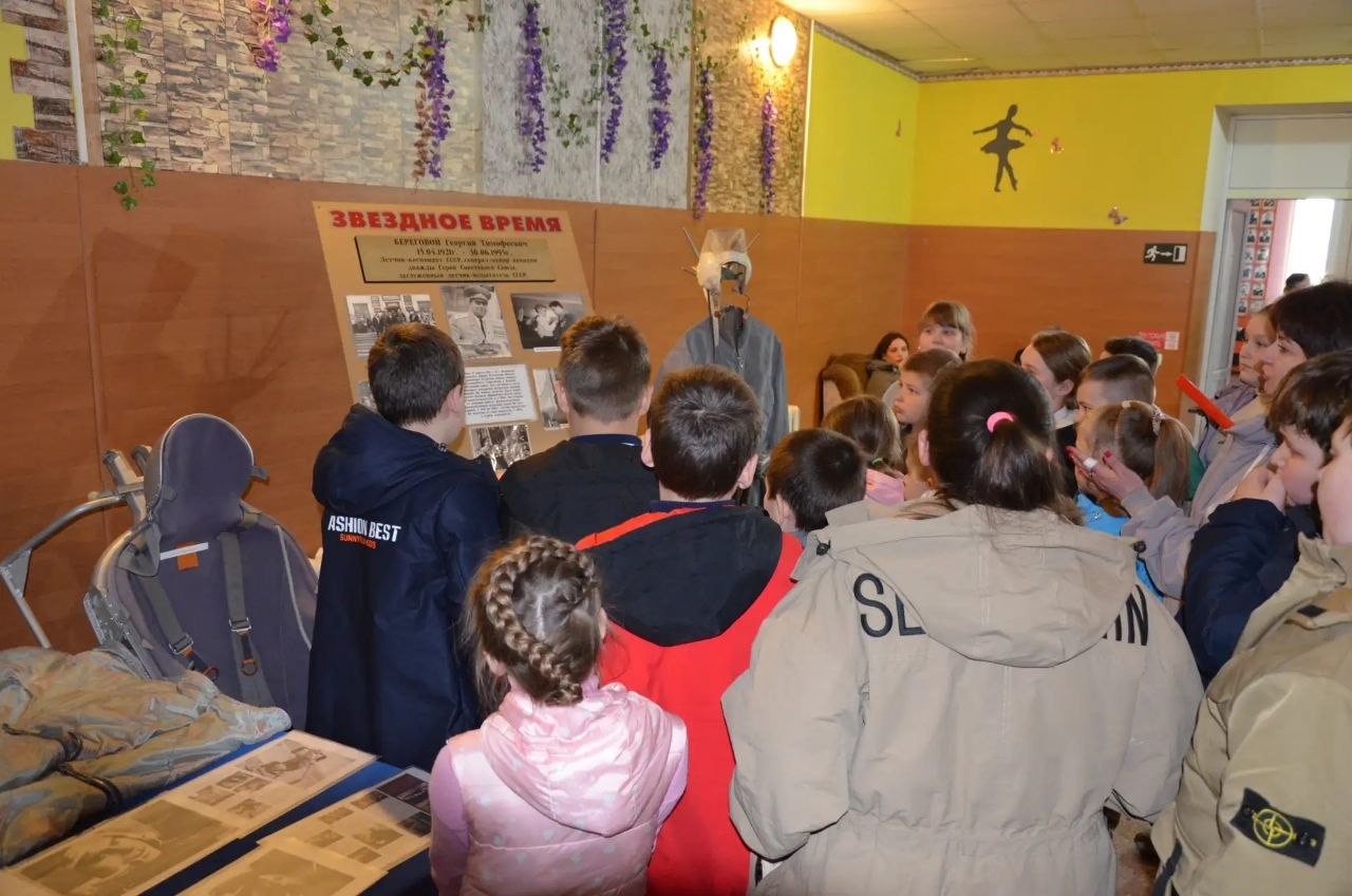 В селе Степановка провели выездную выставку ко Дню космонавтики В селе Степановка провели выездную выставку ко Дню космонавтики