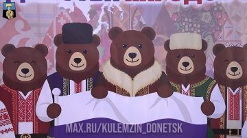 Алексей Кулемзин: Сегодня в рамках Года единства народов России объявленного Президентом Российской Федерации Владимиром Путиным и национального проекта «Молодёжь и дети» заложили «Аллею дружбы народов»