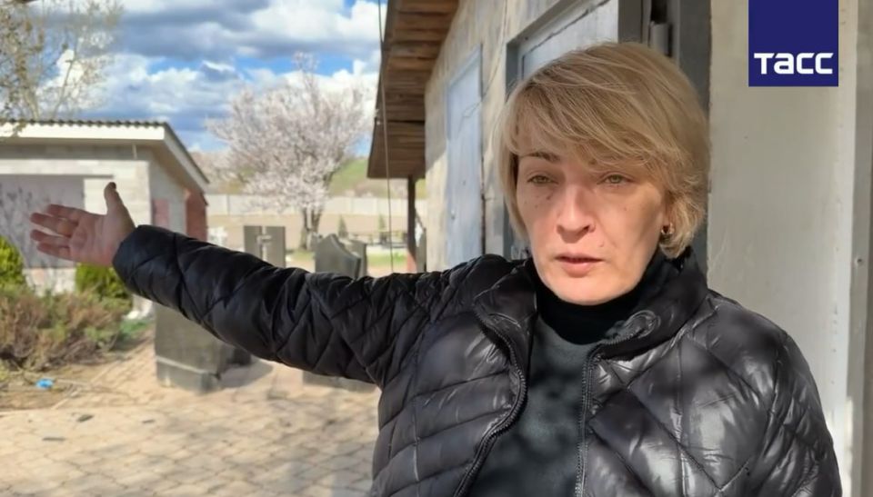"Люди стояли спиной, батюшка отпевал": дроны ВСУ атаковали похоронную процессию на донецком кладбище "Люди стояли спиной, батюшка отпевал": дроны ВСУ атаковали похоронную процессию на донецком кладбище