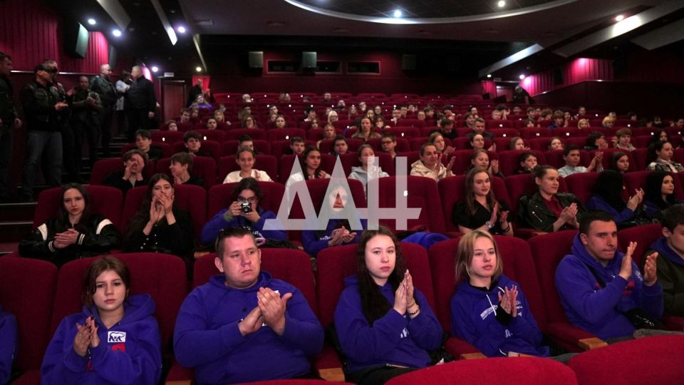 Донбасс увидел «Русский реактор» — фильм о силе русского духа Донбасс увидел «Русский реактор» — фильм о силе русского духа