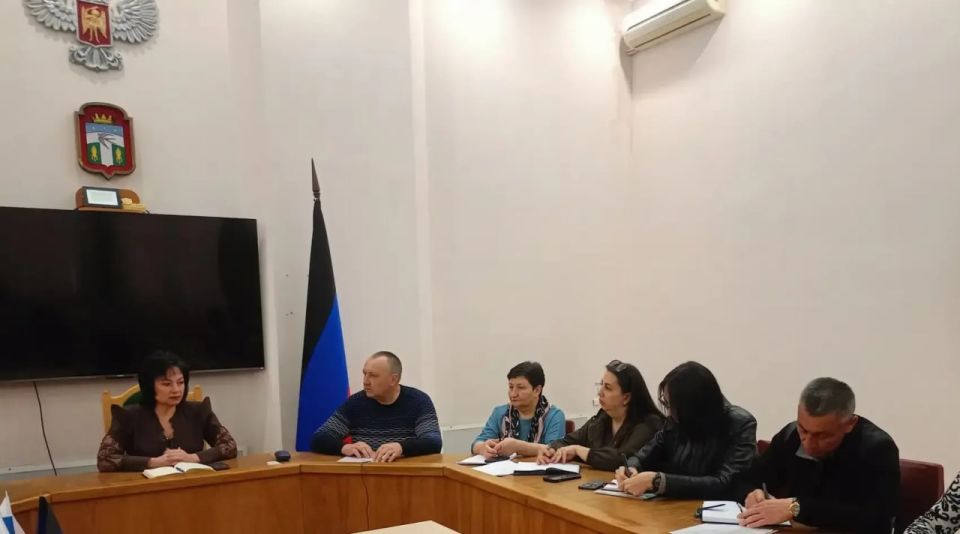 Наталья Великодная: Сегодня провела продуктивную встречу с секретарями первичных отделений Тельмановского местного отделения Партии «ЕДИНАЯ РОССИЯ » Наталья Великодная: Сегодня провела продуктивную встречу с секретарями первичных отделений Тельмановского местного отделения Партии «ЕДИНАЯ РОССИЯ »