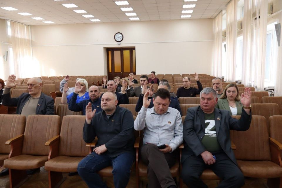 Валентина Харлашка: 9 апреля провела 69 заседание Макеевского городского совета Донецкой Народной Республики Валентина Харлашка: 9 апреля провела 69 заседание Макеевского городского совета Донецкой Народной Республики