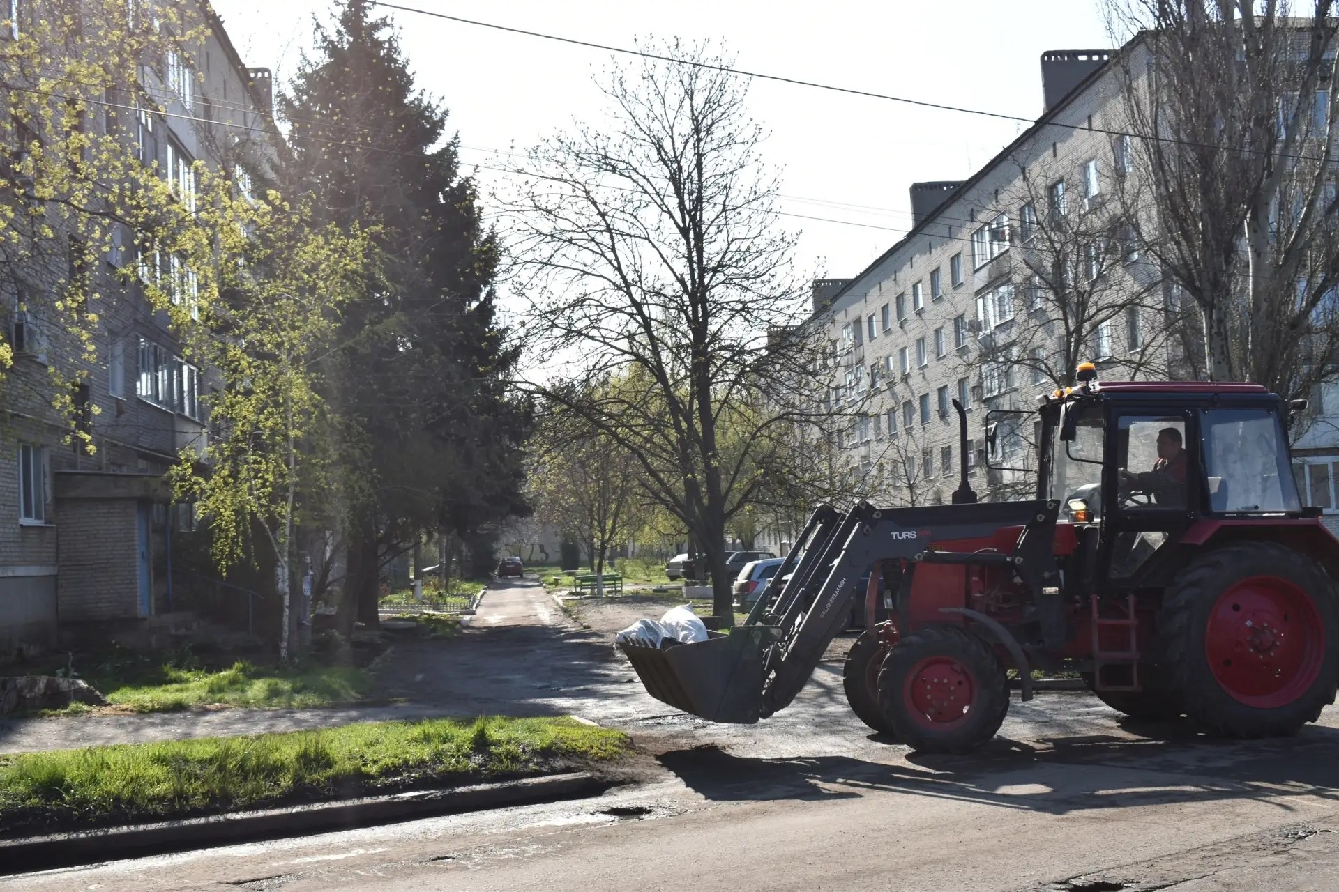 Игорь Лызов: Амвросиевский округ присоединился к республиканскому субботнику Игорь Лызов: Амвросиевский округ присоединился к республиканскому субботнику