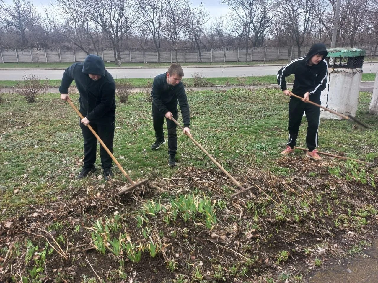 Студенты и сотрудники средних специальных учебных заведений приняли участие в общереспубликанском субботнике