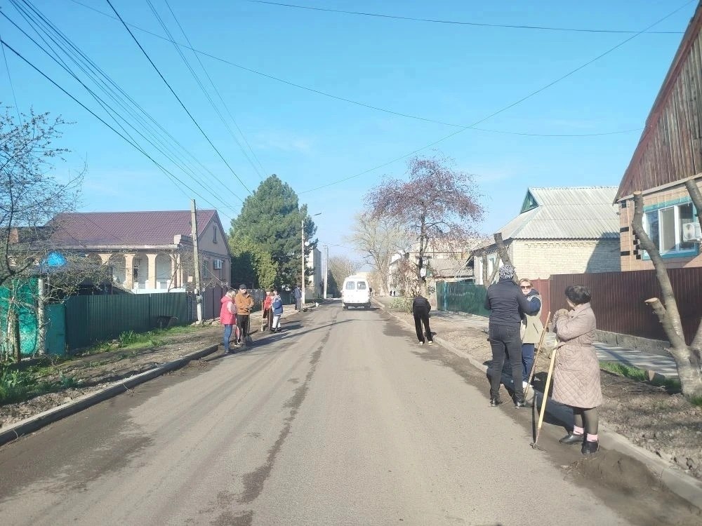 Игорь Лызов: Амвросиевский округ присоединился к республиканскому субботнику Игорь Лызов: Амвросиевский округ присоединился к республиканскому субботнику