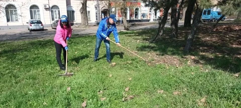 Елена Синецкая: Сегодня, 11 апреля, в рамках проектов «Городская среда» и «Донбасс – наш дом» партии Единая Россия, сотрудники Управы Калининского внутригородского района Администрации городского округа Донецк приняли... Елена Синецкая: Сегодня, 11 апреля, в рамках проектов «Городская среда» и «Донбасс – наш дом» партии Единая Россия, сотрудники Управы Калининского внутригородского района Администрации городского округа Донецк приняли...