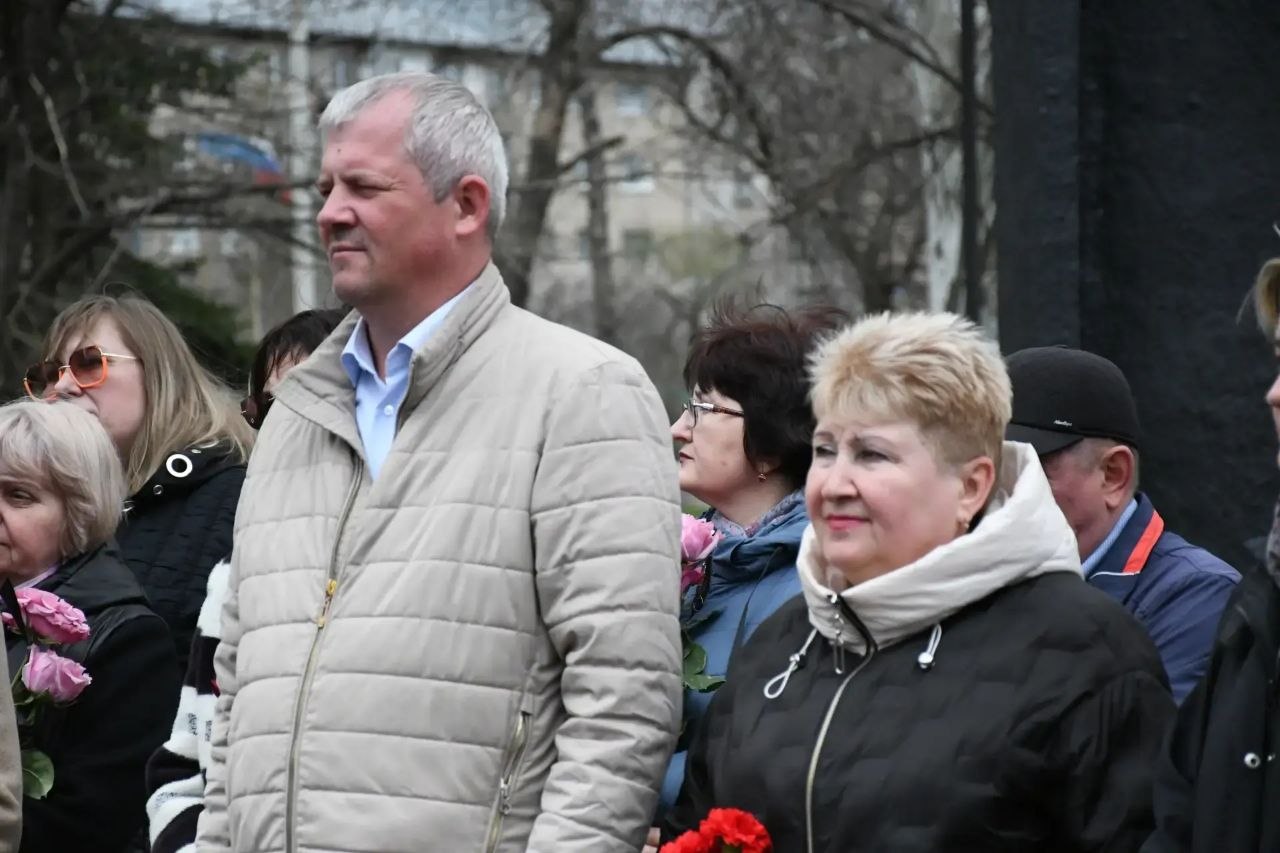 Александр Шатов: В Кировском состоялась памятная церемония возложения цветов Александр Шатов: В Кировском состоялась памятная церемония возложения цветов