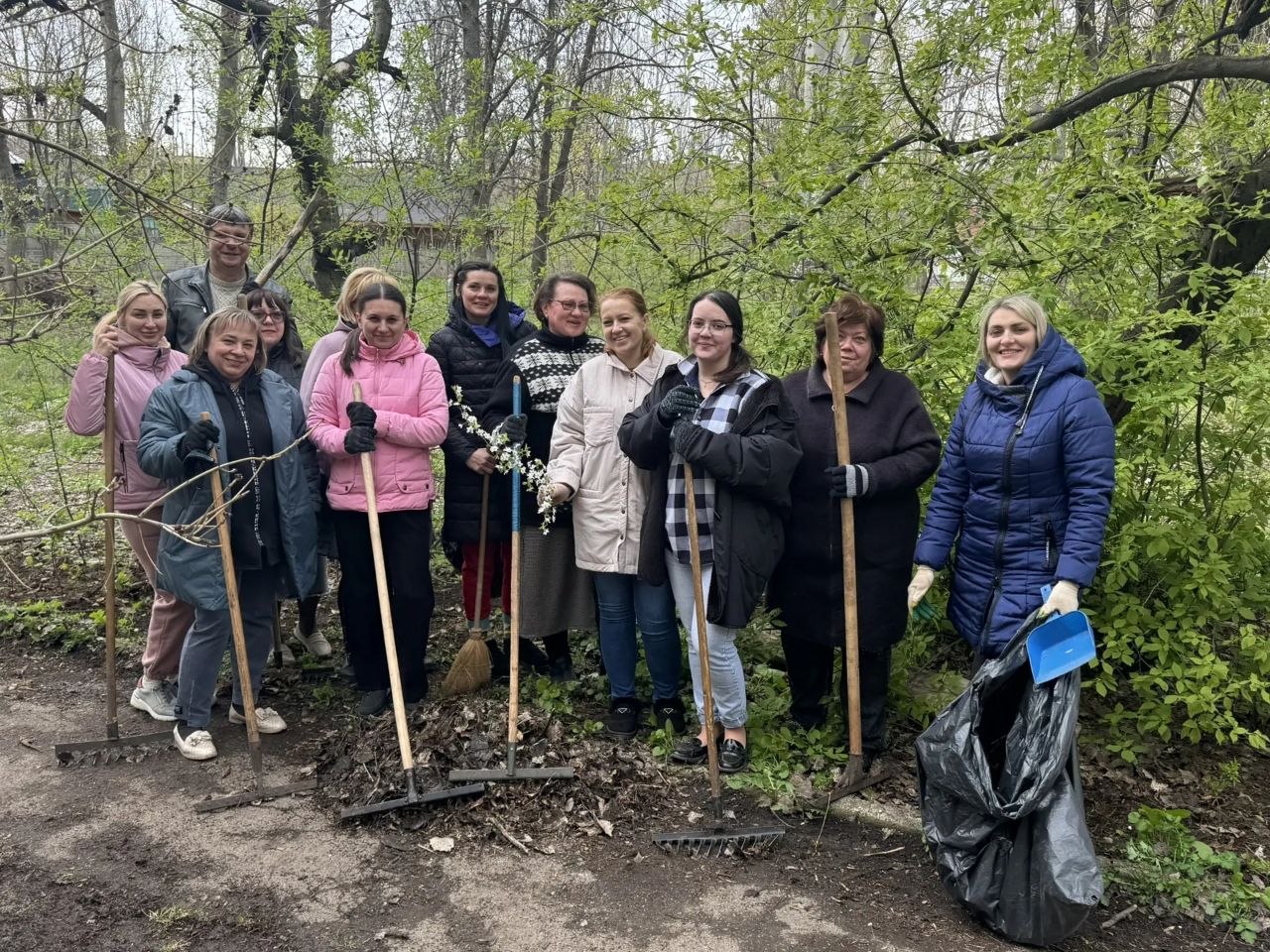 Елена Рязанцева: 11 апреля Пролетарский район принял участие в республиканском субботнике, который стал ярким примером гражданской активности и заботы о своем городе и был организован в рамках федерального партийного... Елена Рязанцева: 11 апреля Пролетарский район принял участие в республиканском субботнике, который стал ярким примером гражданской активности и заботы о своем городе и был организован в рамках федерального партийного...