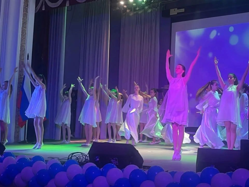 В Шахтерске провели праздничный концерт ко Дню космонавтики В Шахтерске провели праздничный концерт ко Дню космонавтики