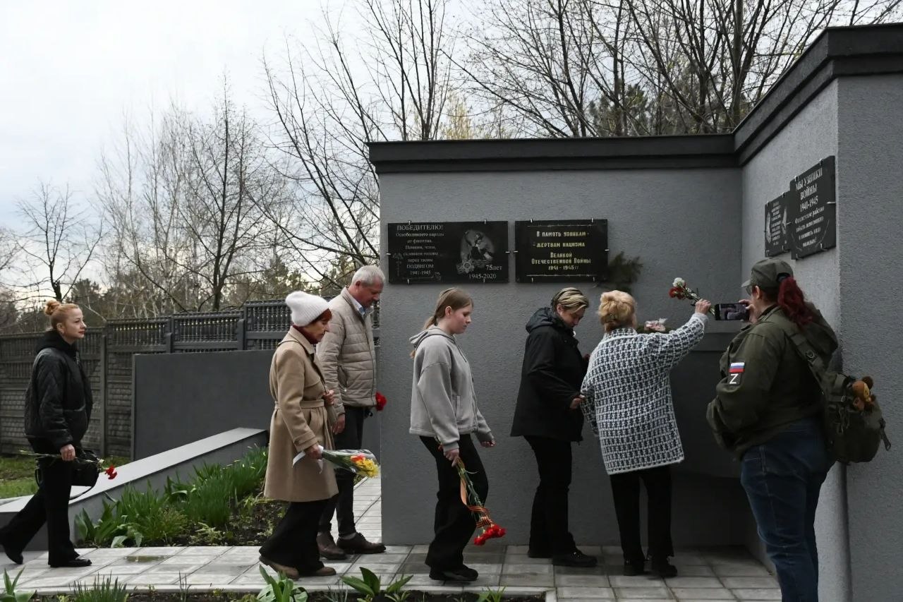 Александр Шатов: В Кировском состоялась памятная церемония возложения цветов Александр Шатов: В Кировском состоялась памятная церемония возложения цветов
