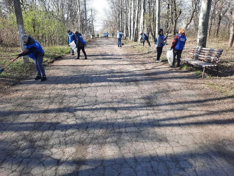 В Калининском районе Горловки состоялся общереспубликанский субботник В Калининском районе Горловки состоялся общереспубликанский субботник