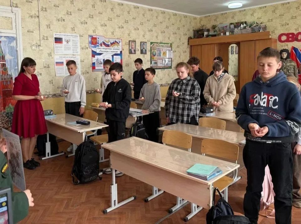 В Шахтерском округе детям рассказали об узниках фашистских концлагерей В Шахтерском округе детям рассказали об узниках фашистских концлагерей