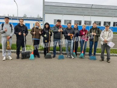 Сотрудники управления по физической культуре и спорту и спортивных учреждений не остались в стороне и приняли активное участие в субботнике!