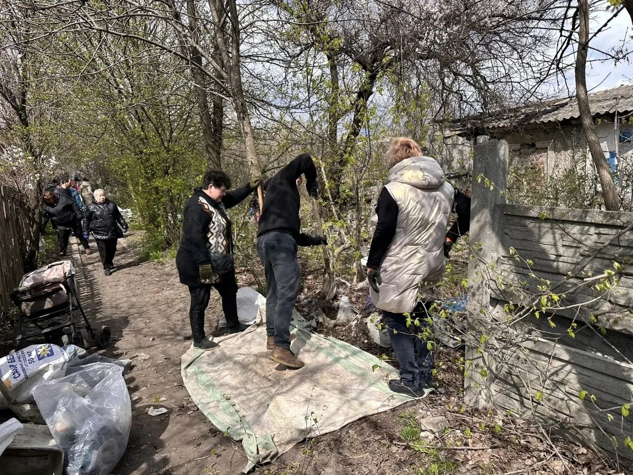 Елена Рязанцева: 11 апреля Пролетарский район принял участие в республиканском субботнике, который стал ярким примером гражданской активности и заботы о своем городе и был организован в рамках федерального партийного... Елена Рязанцева: 11 апреля Пролетарский район принял участие в республиканском субботнике, который стал ярким примером гражданской активности и заботы о своем городе и был организован в рамках федерального партийного...