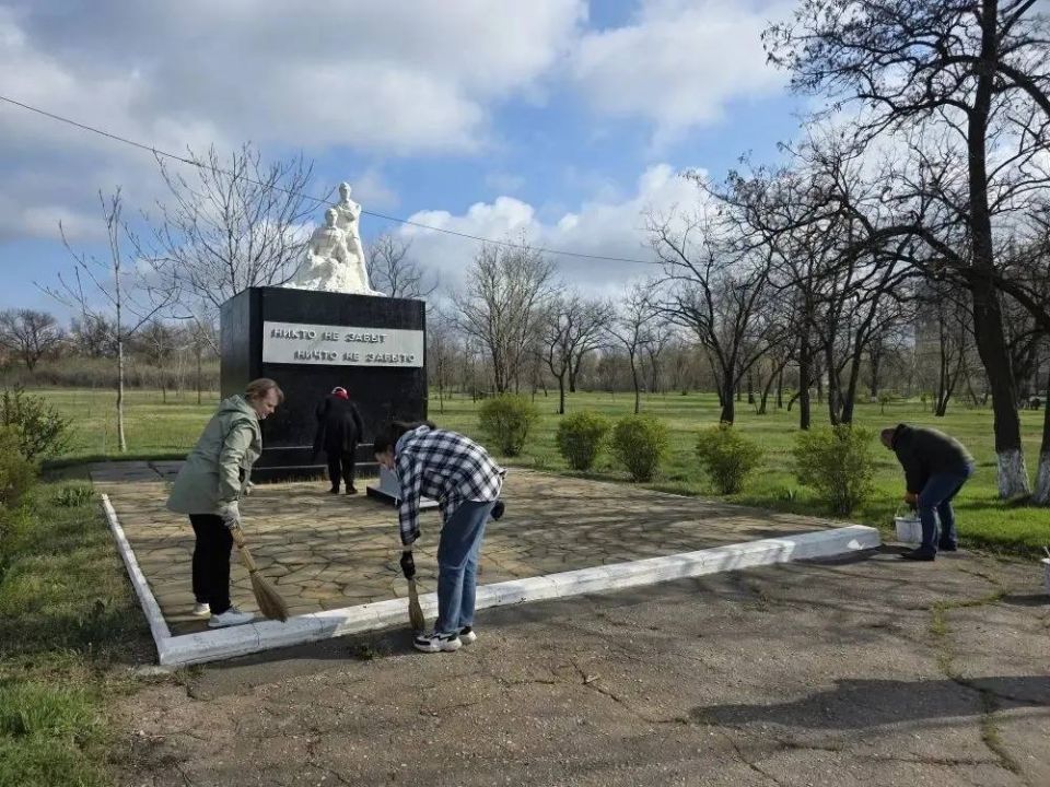 Сегодня, 11 апреля, в рамках проекта «Единой России» «Городская среда» сотрудники Моспинского территориального управления администрации городского округа Донецк приняли участие в общереспубликанском субботнике, очистив от... Сегодня, 11 апреля, в рамках проекта «Единой России» «Городская среда» сотрудники Моспинского территориального управления администрации городского округа Донецк приняли участие в общереспубликанском субботнике, очистив от...