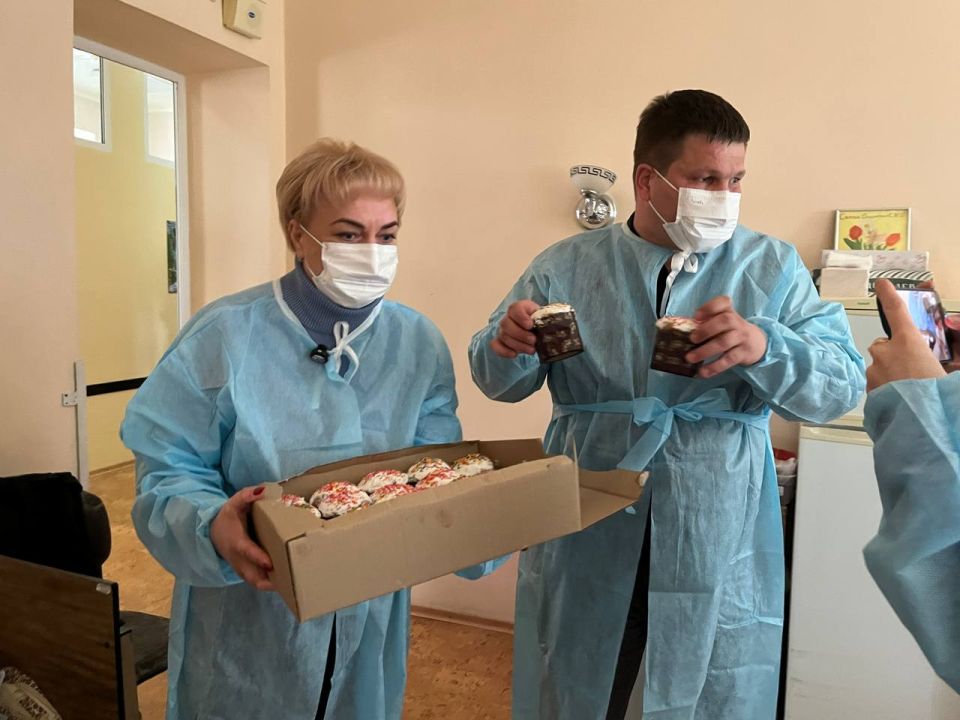 В преддверии праздника Великой ПАСХИ,совместно с моим коллегой Дмитрием Плетнем посетили Республиканский центр травматологии В преддверии праздника Великой ПАСХИ,совместно с моим коллегой Дмитрием Плетнем посетили Республиканский центр травматологии