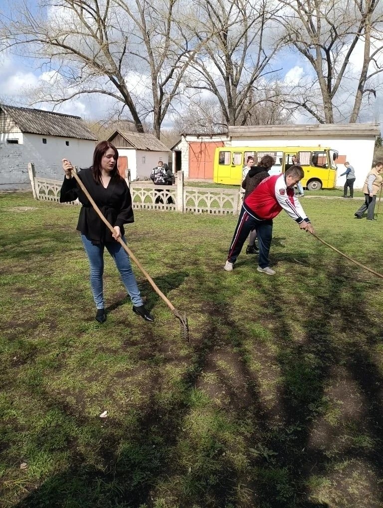 Игорь Лызов: Амвросиевский округ присоединился к республиканскому субботнику Игорь Лызов: Амвросиевский округ присоединился к республиканскому субботнику