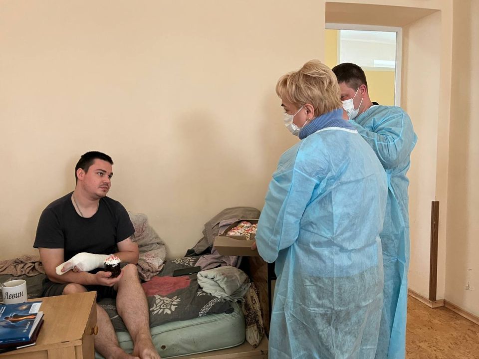 В преддверии праздника Великой ПАСХИ,совместно с моим коллегой Дмитрием Плетнем посетили Республиканский центр травматологии В преддверии праздника Великой ПАСХИ,совместно с моим коллегой Дмитрием Плетнем посетили Республиканский центр травматологии