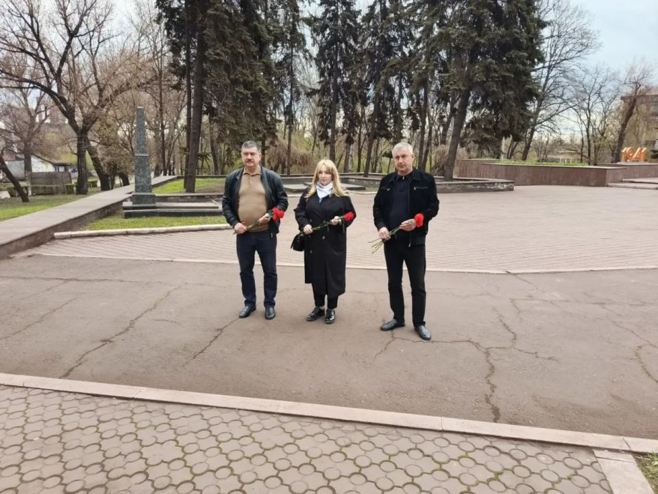 Игорь Мартынов: Торжественное возложение в честь международного дня освобождения узников фашистских концлагерей Игорь Мартынов: Торжественное возложение в честь международного дня освобождения узников фашистских концлагерей