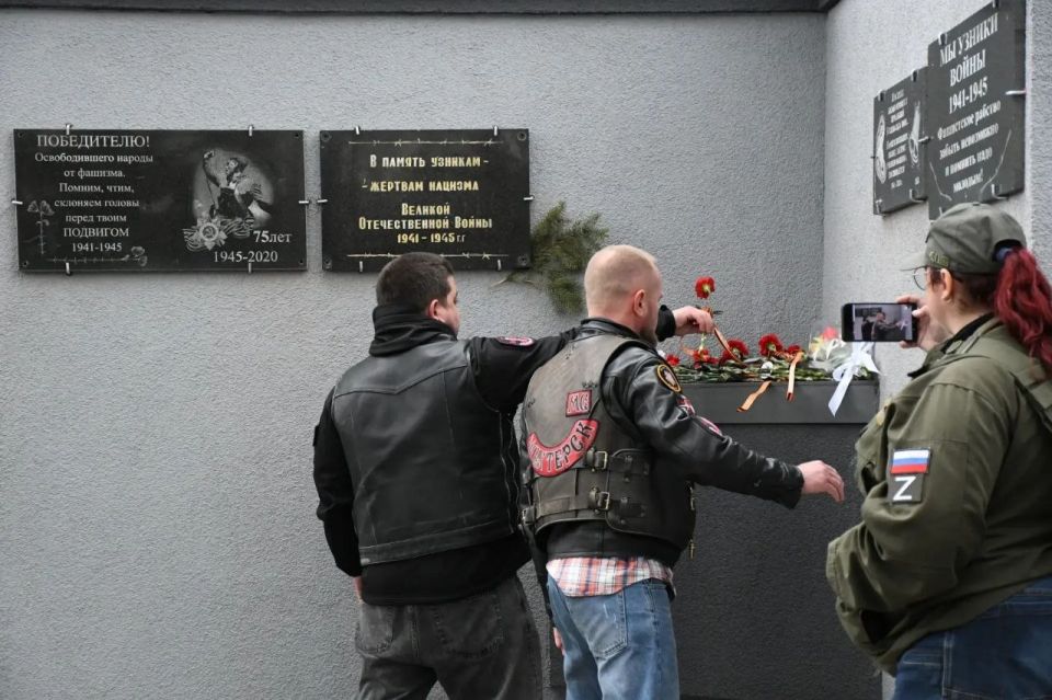 Александр Шатов: В Кировском состоялась памятная церемония возложения цветов Александр Шатов: В Кировском состоялась памятная церемония возложения цветов