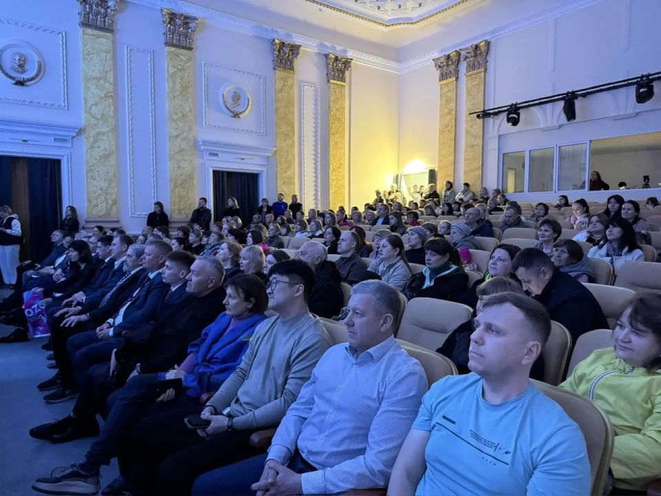 В Шахтерске провели праздничный концерт ко Дню космонавтики В Шахтерске провели праздничный концерт ко Дню космонавтики