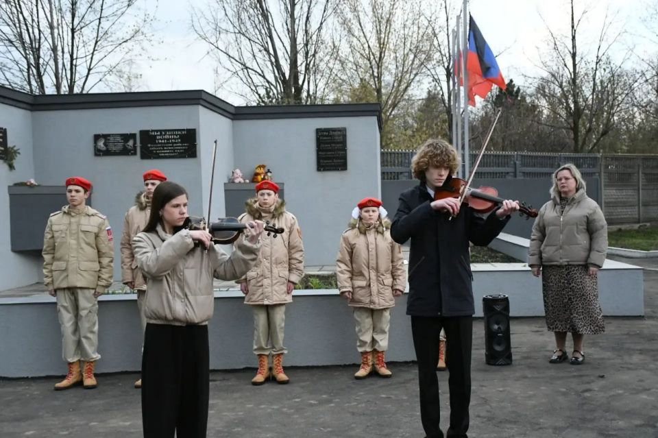 Александр Шатов: В Кировском состоялась памятная церемония возложения цветов Александр Шатов: В Кировском состоялась памятная церемония возложения цветов