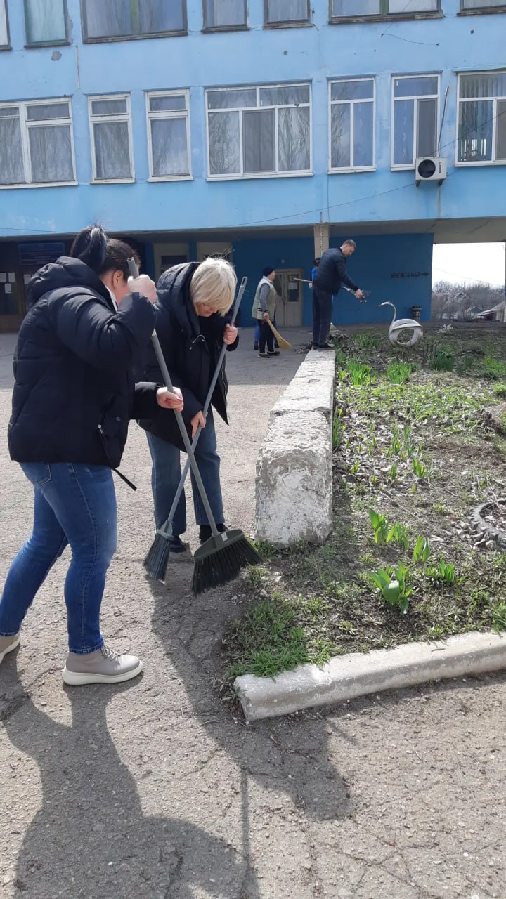 Студенты и сотрудники средних специальных учебных заведений приняли участие в общереспубликанском субботнике Студенты и сотрудники средних специальных учебных заведений приняли участие в общереспубликанском субботнике