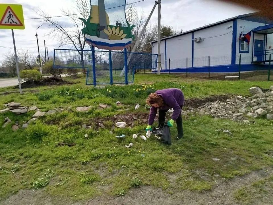 Чистота — дело общее: масштабный субботник прошел в поселках округа Чистота — дело общее: масштабный субботник прошел в поселках округа