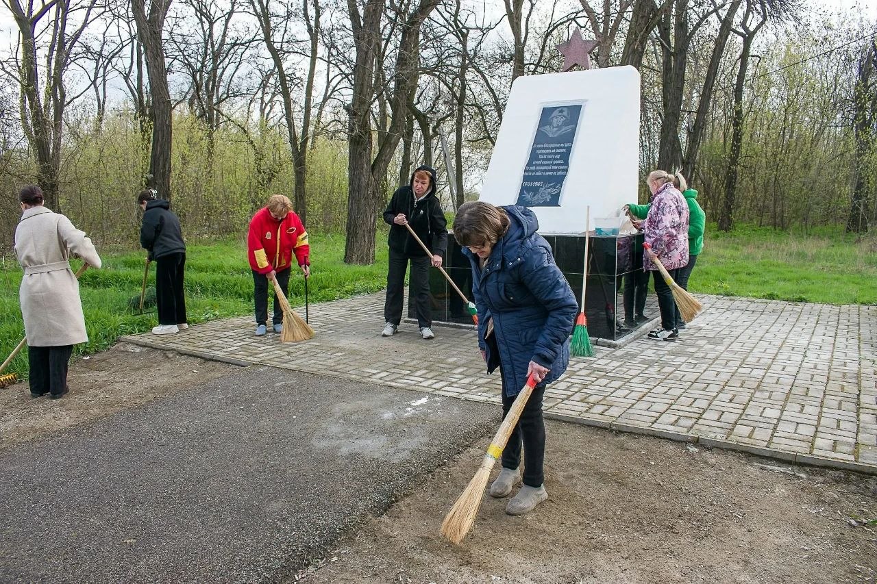 Елена Рязанцева: 11 апреля Пролетарский район принял участие в республиканском субботнике, который стал ярким примером гражданской активности и заботы о своем городе и был организован в рамках федерального партийного... Елена Рязанцева: 11 апреля Пролетарский район принял участие в республиканском субботнике, который стал ярким примером гражданской активности и заботы о своем городе и был организован в рамках федерального партийного...