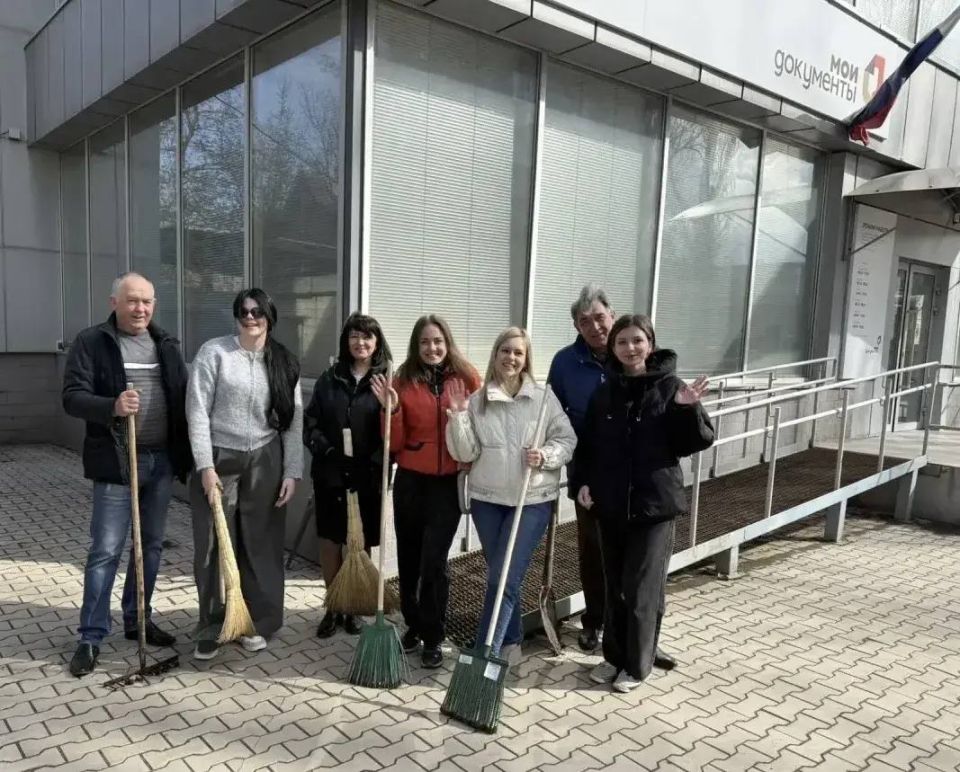 Сегодня в центрах «Мои документы» состоялся общереспубликанский субботник, объединивший сотрудников вокруг важной задачи — создания комфортной и благоустроенной среды Сегодня в центрах «Мои документы» состоялся общереспубликанский субботник, объединивший сотрудников вокруг важной задачи — создания комфортной и благоустроенной среды