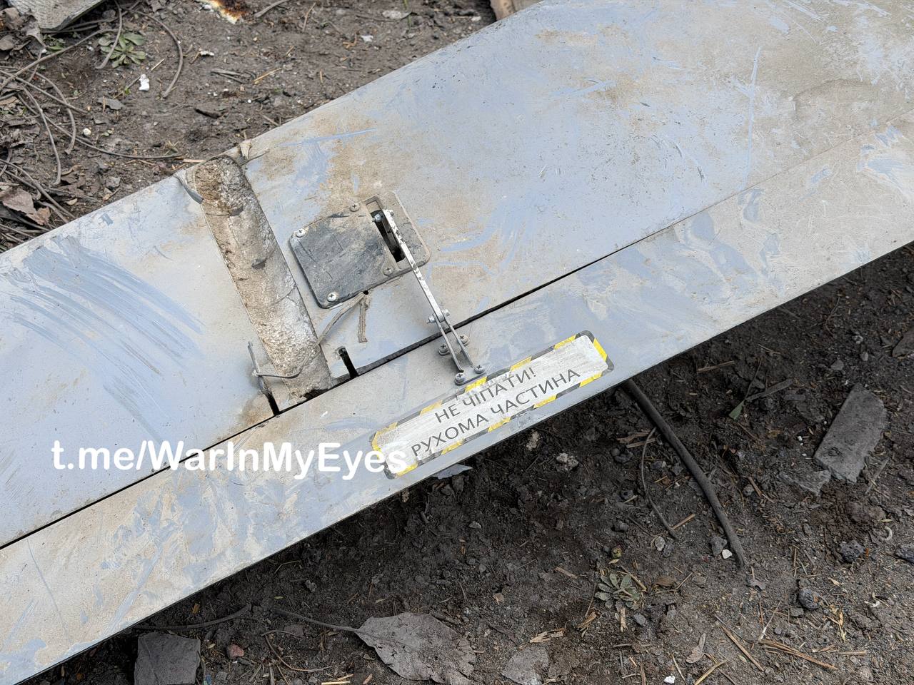 Последствия ночного прилета ударного БПЛА в Ясиноватой в результате которого погибли 2 человека, еще 7 получили ранения Последствия ночного прилета ударного БПЛА в Ясиноватой в результате которого погибли 2 человека, еще 7 получили ранения